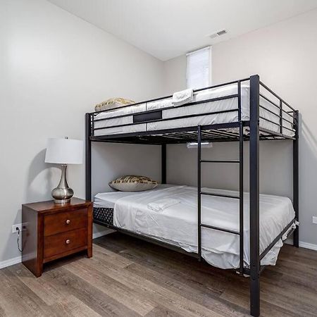 Suite 1 On Southport 4 Queen Beds 시카고 외부 사진