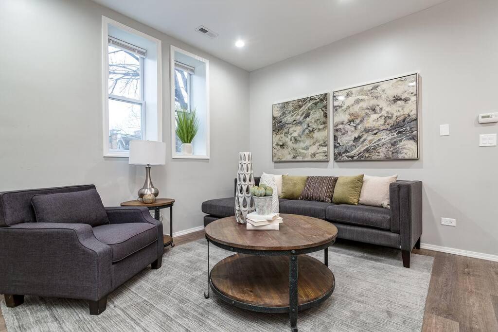 Suite 1 On Southport 4 Queen Beds 시카고 외부 사진