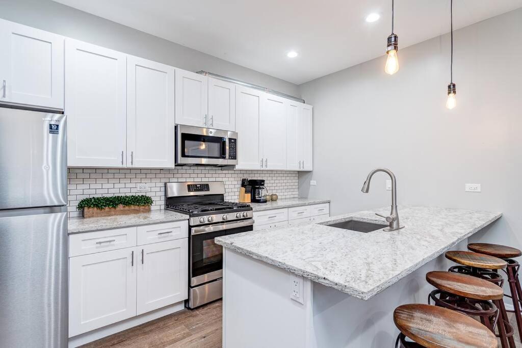 Suite 1 On Southport 4 Queen Beds 시카고 외부 사진
