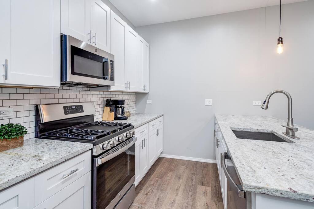 Suite 1 On Southport 4 Queen Beds 시카고 외부 사진