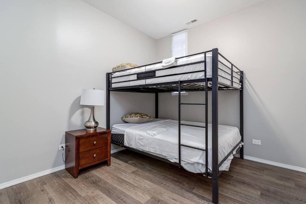 Suite 1 On Southport 4 Queen Beds 시카고 외부 사진