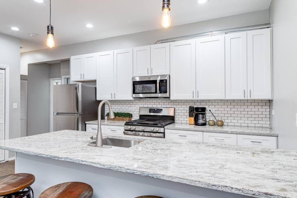 Suite 1 On Southport 4 Queen Beds 시카고 외부 사진